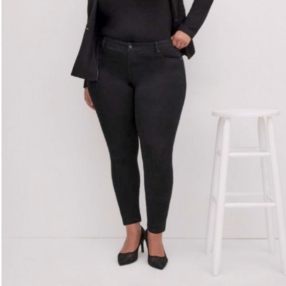 Torrid Black Luxe Skinny Satin Stretch Jean 26 Tall